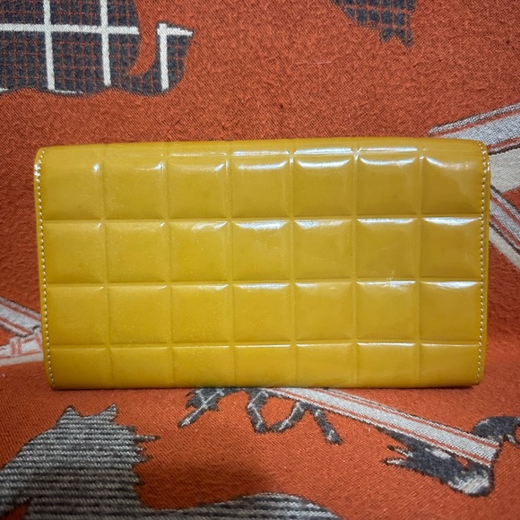 CHANEL ❤️🌟7765510 CHOCOLATE BAR LEATHER WALLET ⭐️ - Picture 2 of 9